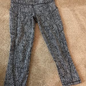 [ Lululemon Athletica ] “Run On” crop leggings